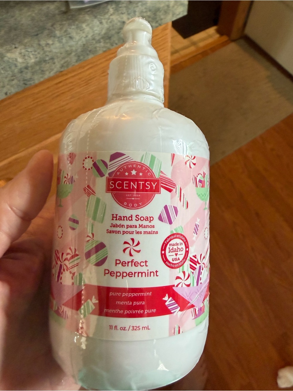 Scentsy lot with hand soap, cream, laundry disks, scent circles, scent pak